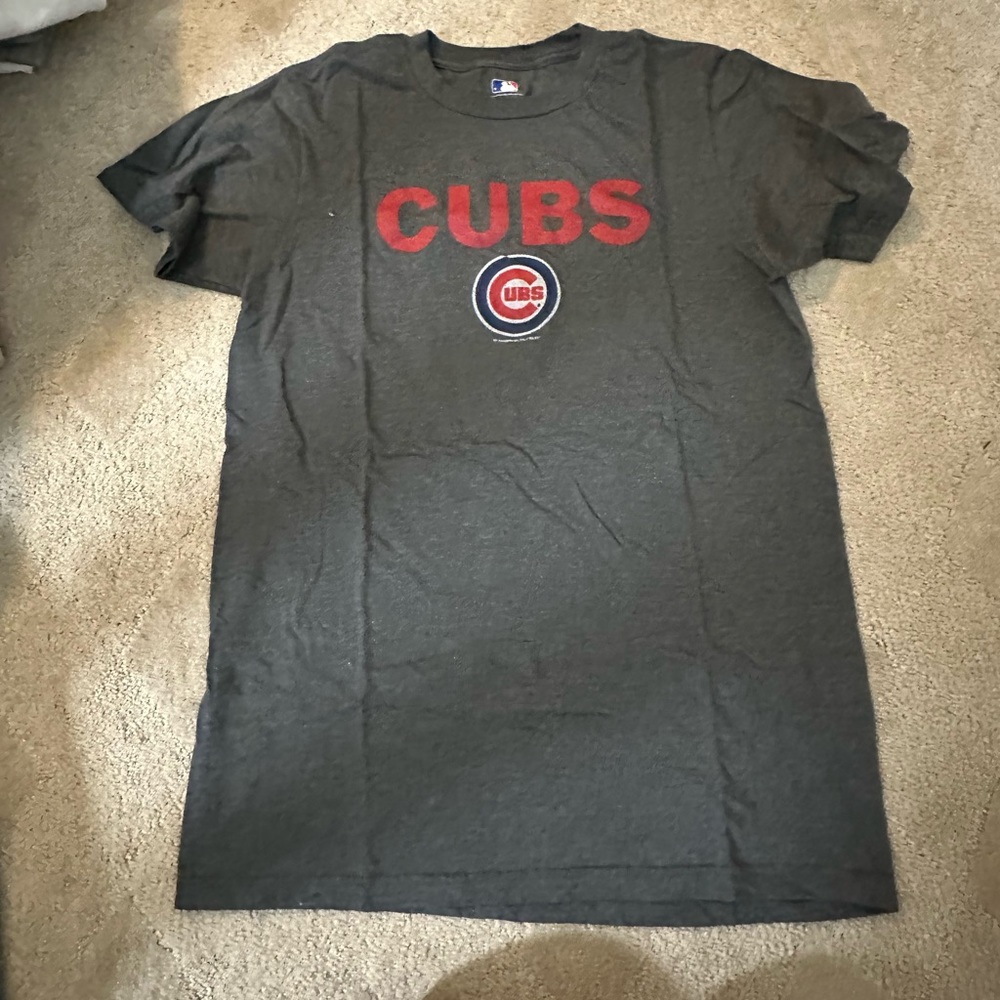 Women’s Chicago Cubs Shirt